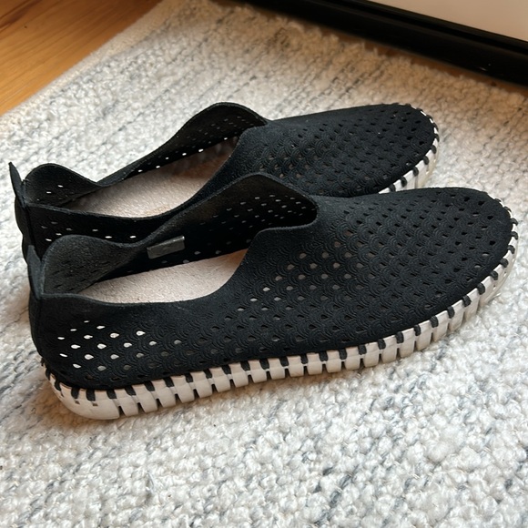 Isle Jacobsen Tulip Black Slip On Women’s Loafer Shoes - Picture 11 of 11